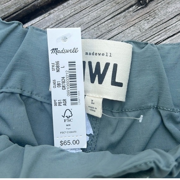 Posh Live Show Starting price on some items $10 and up tomorrow at 12:30 - Picture 5 of 14